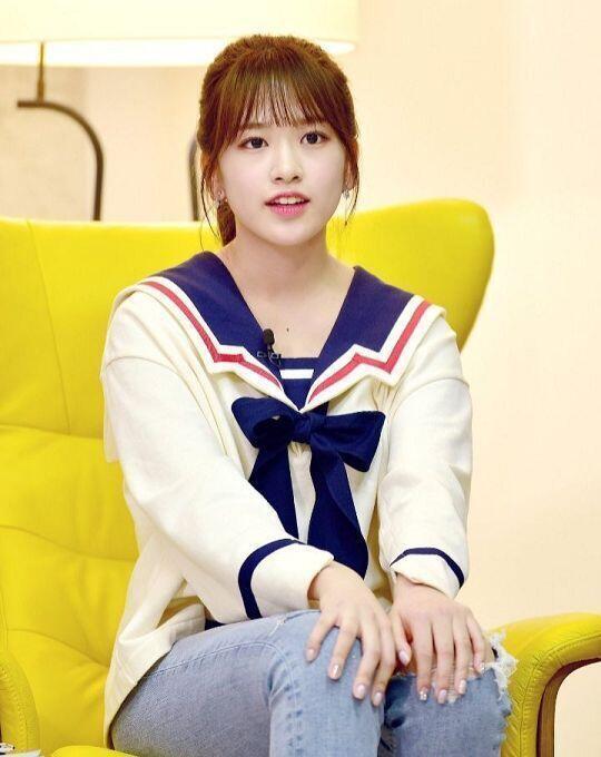 이거 데쿠ts 한테 너무 입히고 싶더라ㅠㅠㅠ찰떡일듯ㅠ 아이즈원 안유진이 마리텔에 입고나온 옷이야!