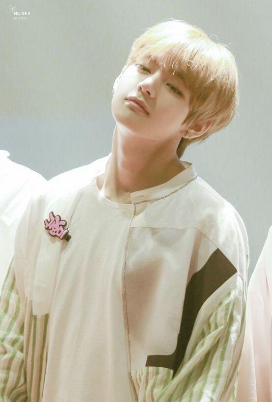 우리 대형 멍뭉이 태형이 ㅠㅠㅠㅠㅠ 살면서 이렇게 순수하고 투명하고 자기가 하고싶은거에 소신있는 그리고 애교도 있는데 생긴건 쌒존잘 어떻게보느냐