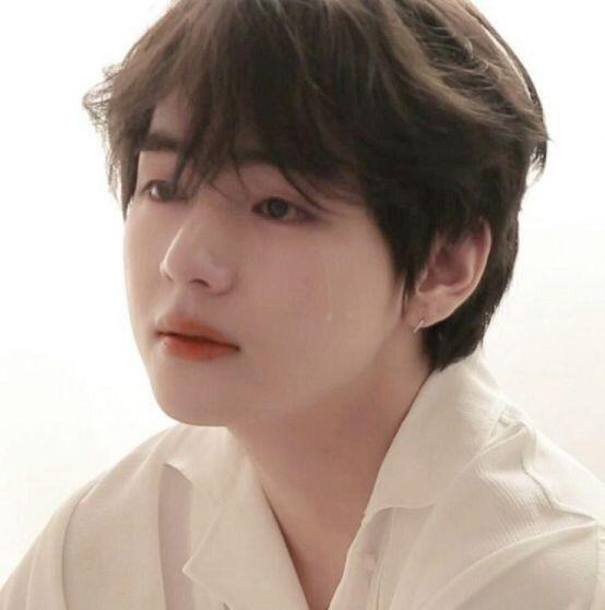 우리 대형 멍뭉이 태형이 ㅠㅠㅠㅠㅠ 살면서 이렇게 순수하고 투명하고 자기가 하고싶은거에 소신있는 그리고 애교도 있는데 생긴건 쌒존잘 어떻게보느냐