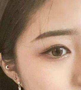 더페 납작 아이브로우 좋아! 난 그리고 나서 캔메이크 컨실러 브러쉬로 모양 잡아줘