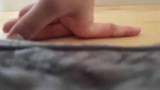 다 할수 있는진 모르겠지만 검지랑 중지랑 180도로 꺾을수있어!