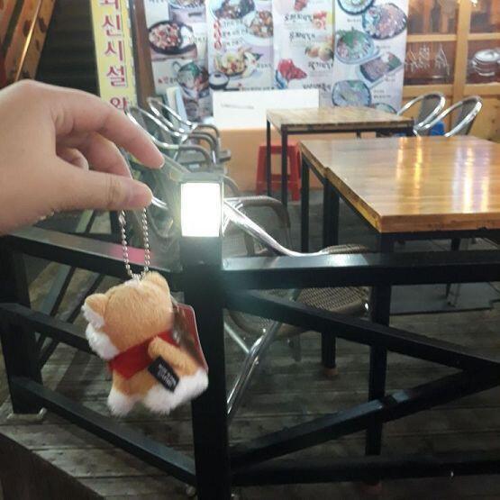 뿅! 이 의자도 되겠지? +혹시 몰라서 버스정류장 의자 추가해!