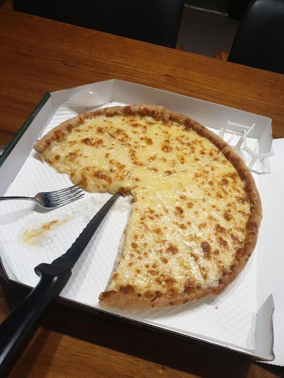 치즈... 핵폭탄....피자.... 느끼한거 잘 먹긴한데 이건 한입 먹을 엄두가 안 나는데ㅋㅋㅋㅋㅋㅋㅋㅋㅋㅋㅋㅋㅋ