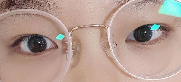 이게 요즘 눈 한쪽은 졸리면 좀 생기고 다른쪽은 아예 안생겼는데 요즘들어 양쪽다 있는 시간이 길어