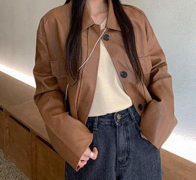 참고로 첫번째 사진은 안에 검은 목폴라 입을거고 두번째는 갈색 니트 입을거야