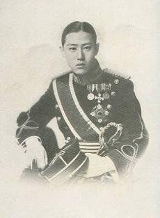 오 진짜네 이우왕자 한일합병 이후인 1912년 태어나셔서 대한제국 황족들이 다 그렇듯 일본학교를 졸업하고 일본육군으로 활동하시다가 히로시마에서
