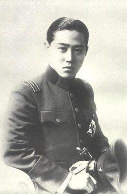 오 진짜네 이우왕자 한일합병 이후인 1912년 태어나셔서 대한제국 황족들이 다 그렇듯 일본학교를 졸업하고 일본육군으로 활동하시다가 히로시마에서