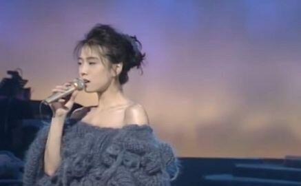 이분이신데 또 어깨 이쁜 연옌 누구있을까?