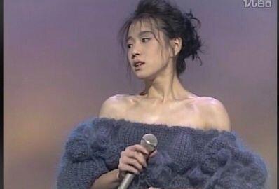 이분이신데 또 어깨 이쁜 연옌 누구있을까?