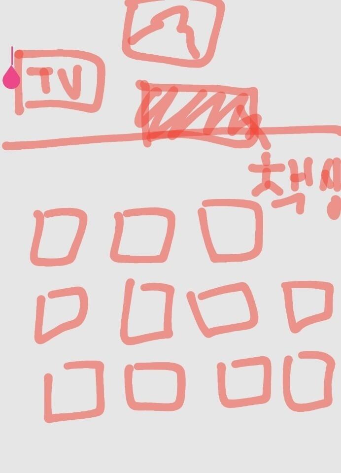 요럼케 생겼고 책상 밑에 네모난것들은 방석 그리고 책상 뒤로 액자가 있어 원래 보통 교회면 십자가가 있지 사람 사진이 있는 액자가 아니잖아?