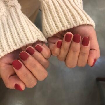 난 개인적으로 이런 매트하고 MLBB 같은 붉은 색이 이쁘다고 생각함 ㅠㅠ 근데 저 사진은 너무 쨍하다