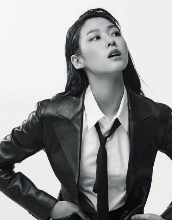 남자들이 왜 설현 좋아하는지 몰랐는데 이번에 퀸덤보고 제대로 치임 하...헤어나올수가 읎서ㅜㅜㅜㅜㅠ