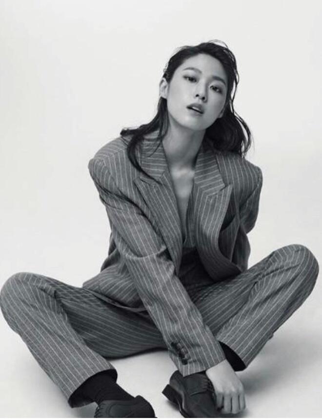 남자들이 왜 설현 좋아하는지 몰랐는데 이번에 퀸덤보고 제대로 치임 하...헤어나올수가 읎서ㅜㅜㅜㅜㅠ