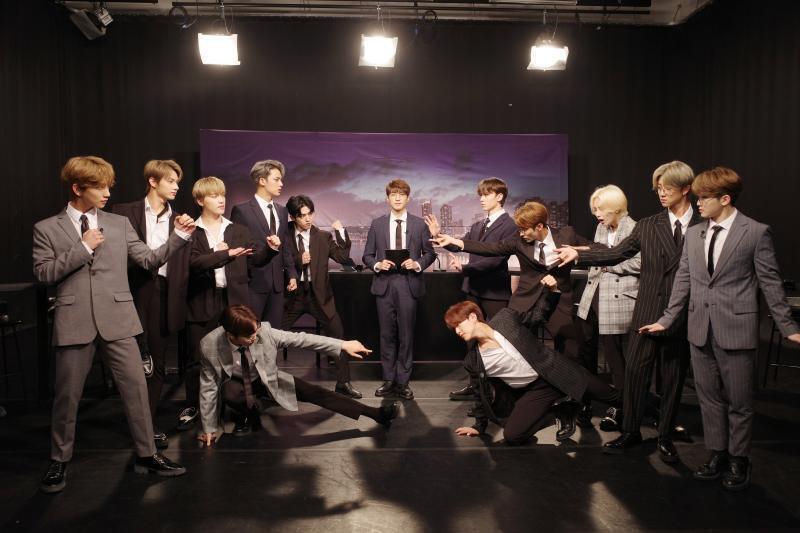 고양이상? 고양이 그 이상이 여기 있어. 세븐틴 한번 파봐 장난아니게 재밌을걸. 흔히들 말하는 자체제작돌이 얘네야. 작사작곡이랑 안무 동선 다 
