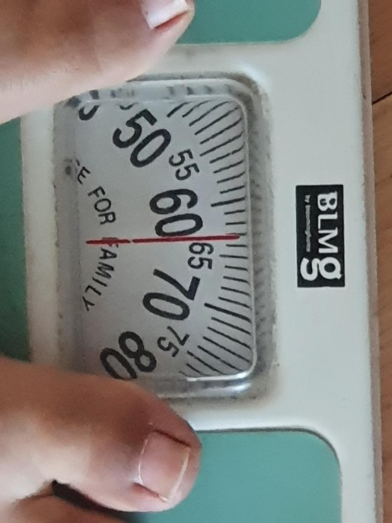 오 63됐다. 정체기여서 안빠진거가 일주일에 1키로씩 감량중. 그리고 종아리 살이 빠졌는지 위에 쭈굴쭈굴한 튼살이 생겼음..수분크림 열심히 바름