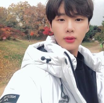 배우 김동희어때?