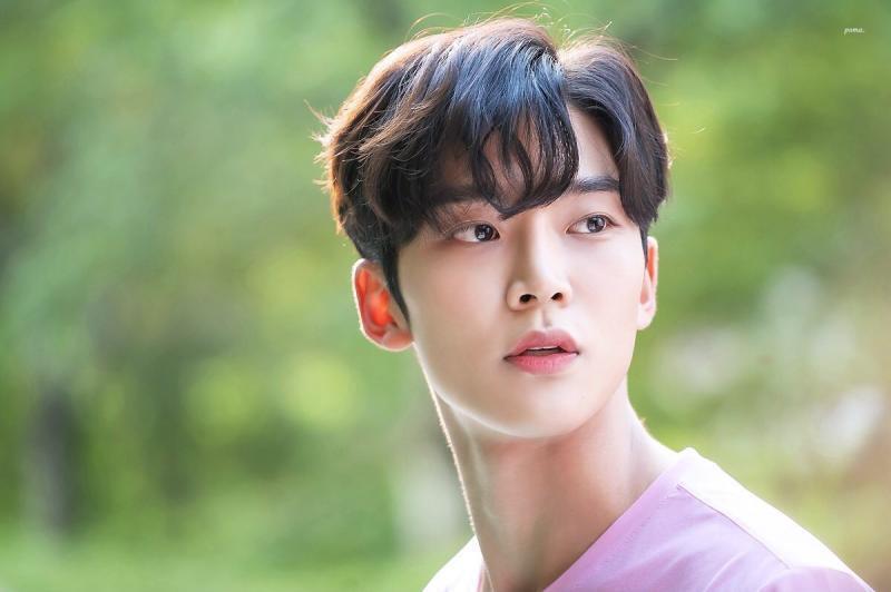 이미 정했담 어쩔 수 없지만 sf9 로운은 어때..?! 위에 분이 해주셨지만 사진이 없어서... ㅎㅎ!