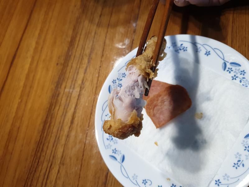 내일 배 아프면 치킨 탓을 하자 느낌의 증거사진 사진 돌아갔는데 돌리기 귀찮다