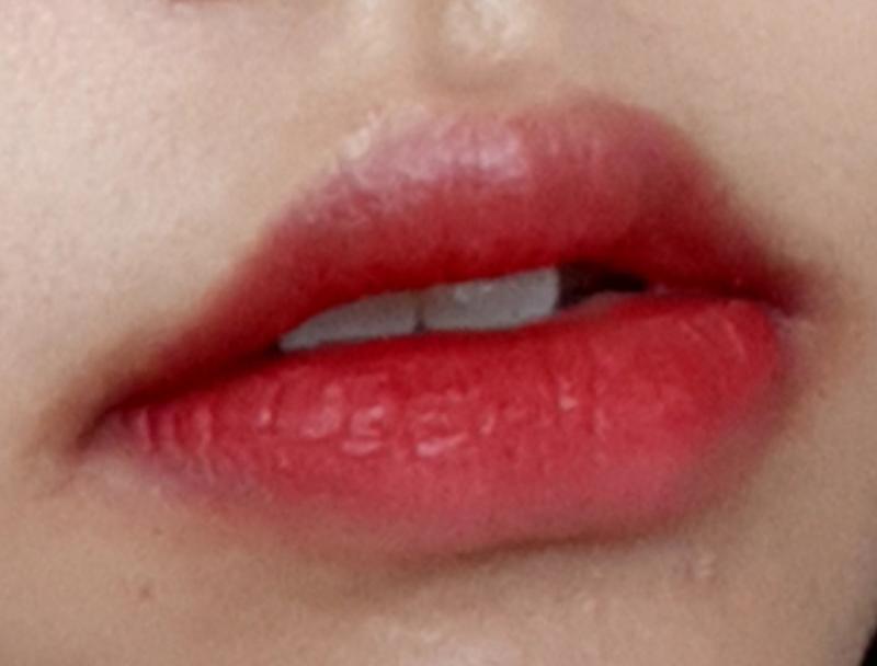 오늘 친구한테 치열 특이하다고 들은거라 급한대로 셀카 잘라서 올려 ㅠㅠ