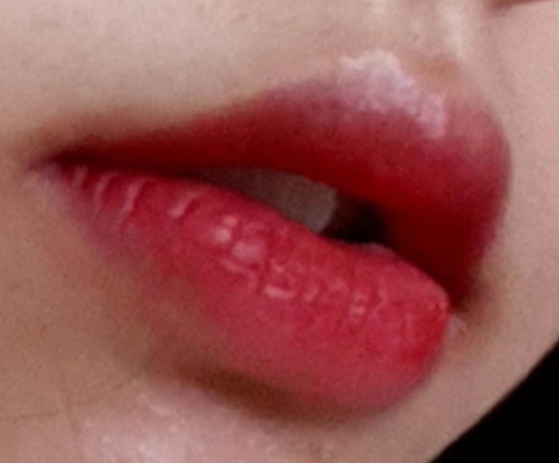 오늘 친구한테 치열 특이하다고 들은거라 급한대로 셀카 잘라서 올려 ㅠㅠ