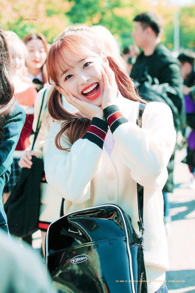 아이돌로 데뷔한 딸기모찌가 있다..? 이달의소녀 츄라고 해! 입이 큰 편이라 웃을 때 시원시원 너무 예쁜데다가 일상생활 중에도 완전 재간둥이 너