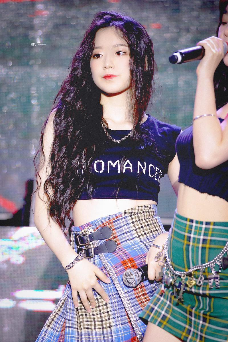 멋지고 귀엽고 예쁜거 다하는 우리 슈슈좀 ㅂ봐줘ㅜㅜㅜㅜ 예슈화는 예뻐서 예슈화 라는 말이 괜히 나온게 아니라니깐???? 비주얼이란 말은 예슈화를