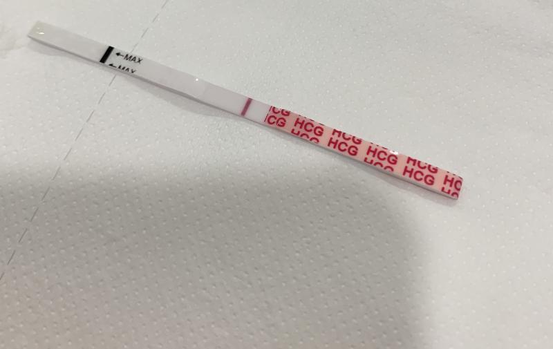 이거 비임신 맞지?ㅠㅠㅠㅠㅠㅠㅠㅠㅠㅠㅠ 원포로 했고 완전 선명한 한줄이야
