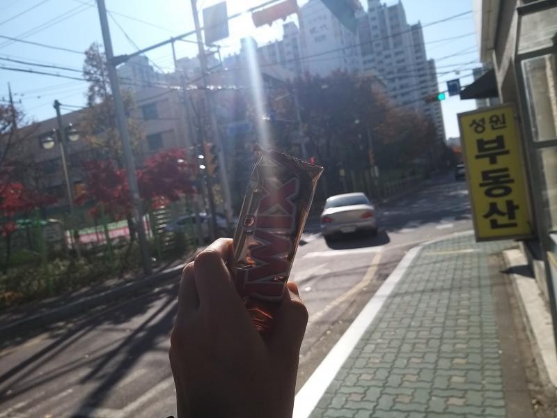 학교나와서 틔윅스 사먹었졍 트윅스 너무 오랜만ㅋㄱㄲ