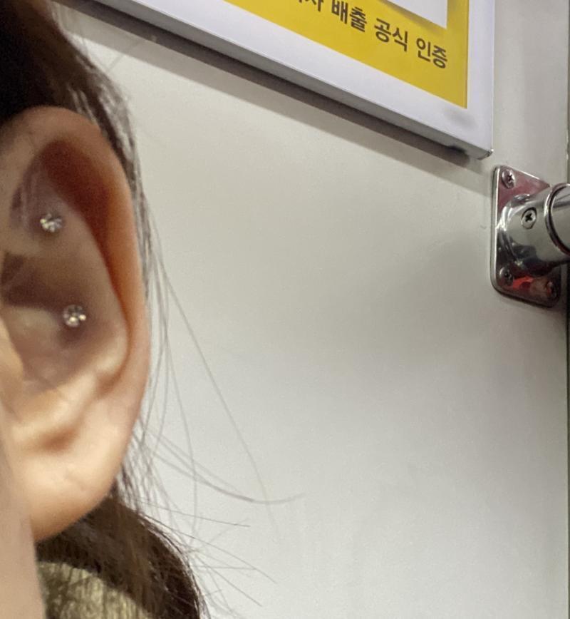 더 뚫고싶은데 어디가 괜찮을까..? 헬릭스가 예뻐보여서 뚫고싶긴해