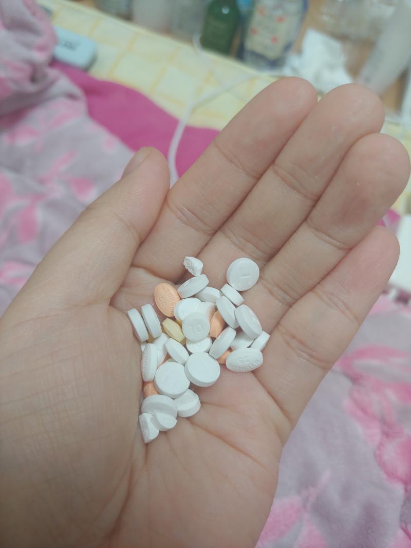 어처피 안 죽겠지만 맥주 한 캔이랑 바나나랑 같이 먹었다~ 대학 망해라 교수 망해라~~