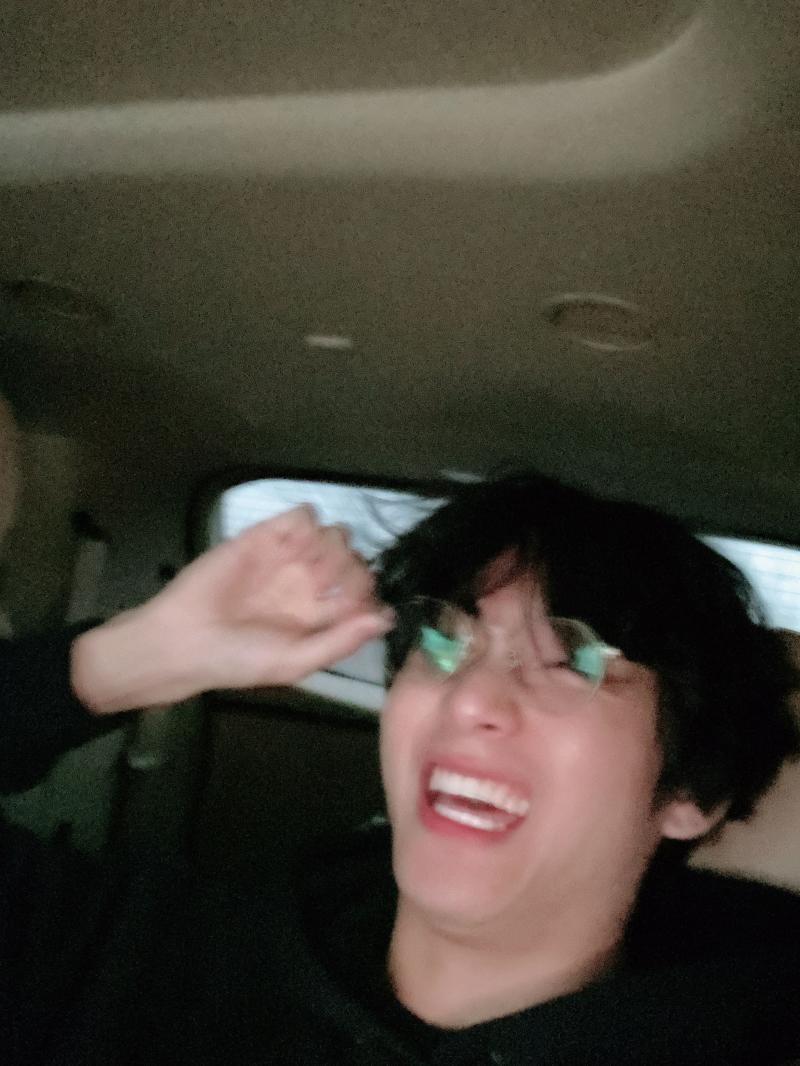 같은 날 같은 옷 같은 사람 귀여워.....