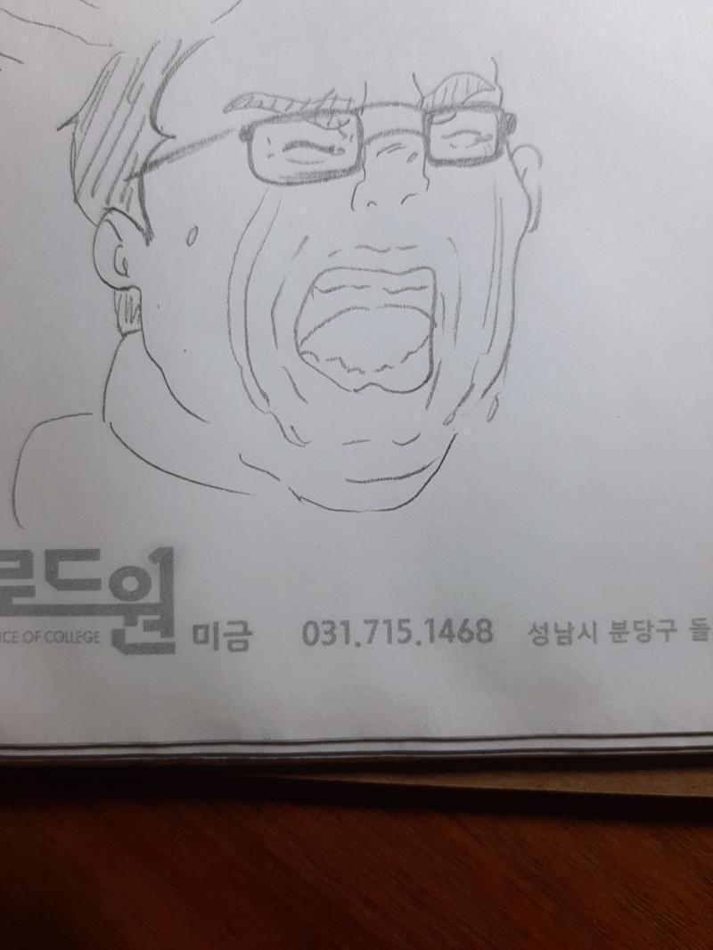 >>10 왜 이런 짤만... 하지만 투디라 열심히 그렸다