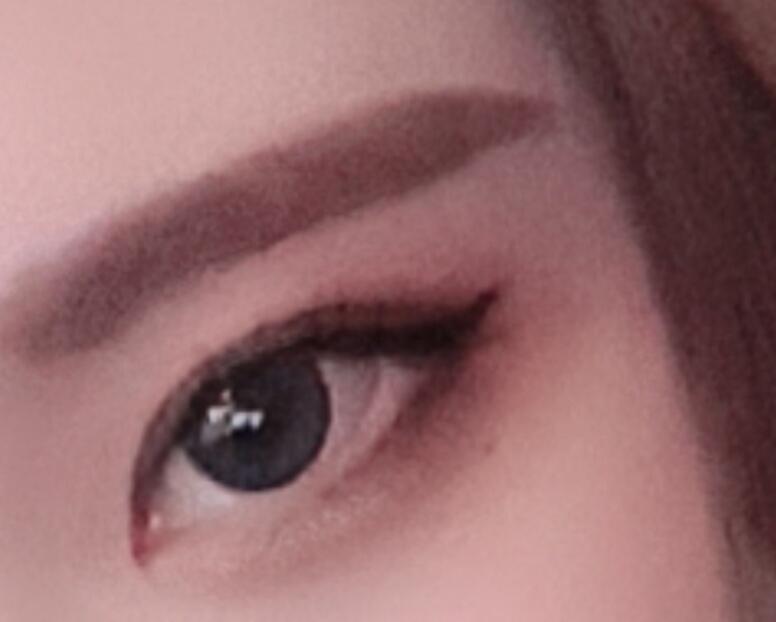 화장한 눈