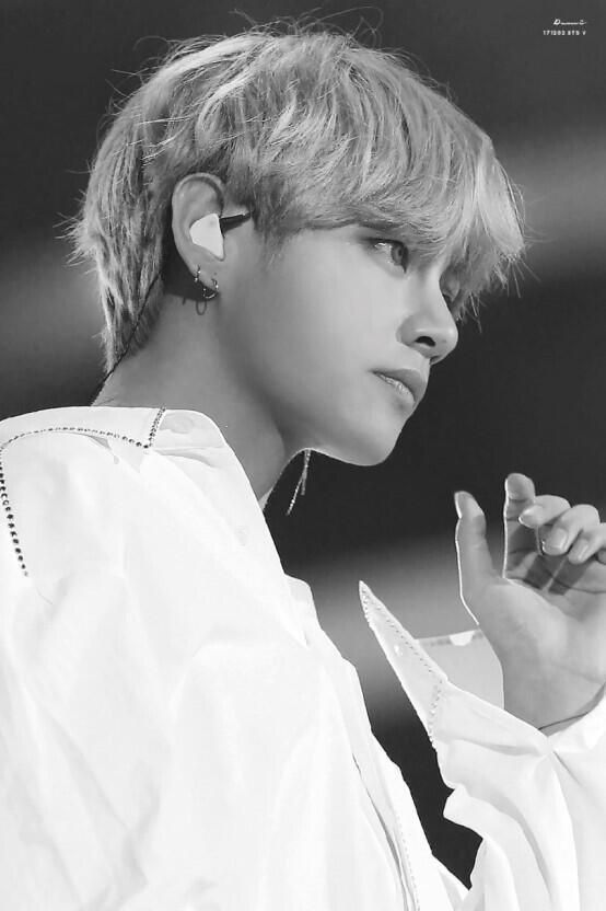 최애는 아니지만 김태형 얼굴이 너무 레전드