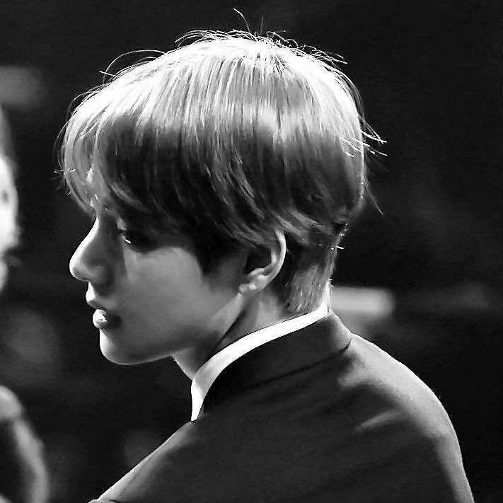 최애는 아니지만 김태형 얼굴이 너무 레전드