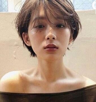 내가 진짜 너무하고싶은데 머리를 너무 길러서 못하고 있는 머리야....이 머리도 예뻐....ㅠㅜㅜㅜ