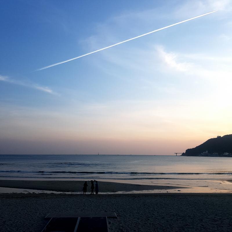 첫번째는 폰카! 두번째 세번째는 미러리스! 미러리스 사진밑에 워터마크있는건 원본사진을 통으로 압축하고 클라우드에 박아서 원본이 없다 ㅜㅜ 전부
