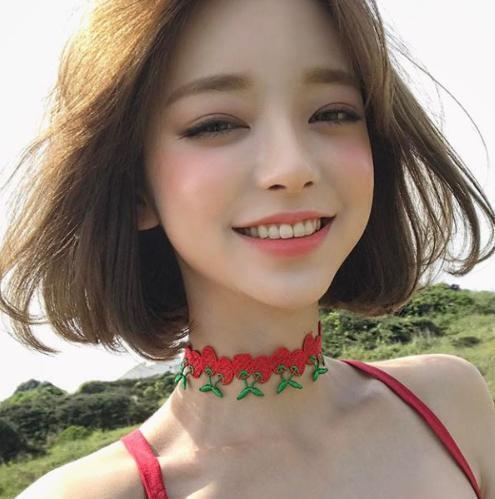 이 분 누군지 아는 사람 있니ㅠㅠ 너무 예뻐서 이름이라도 알고 싶어