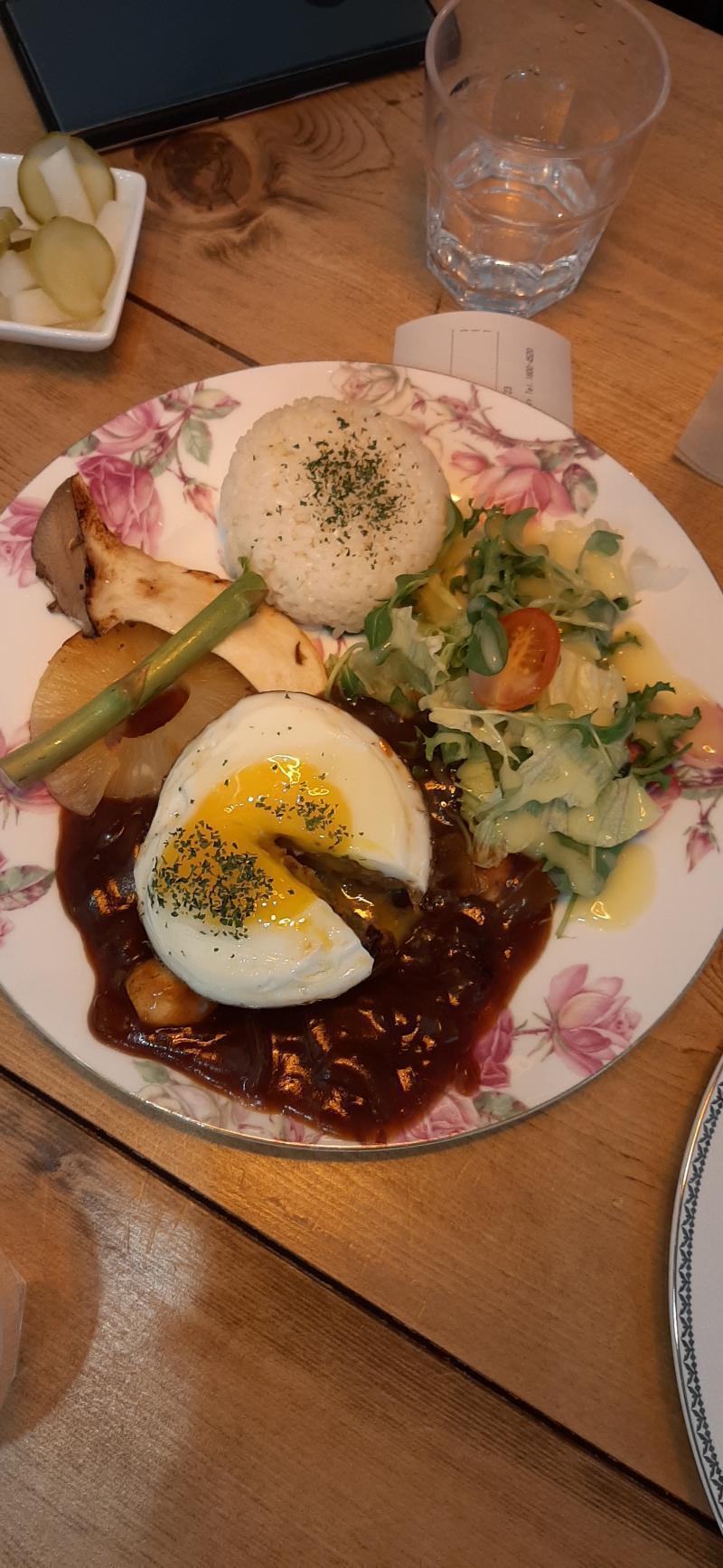 히