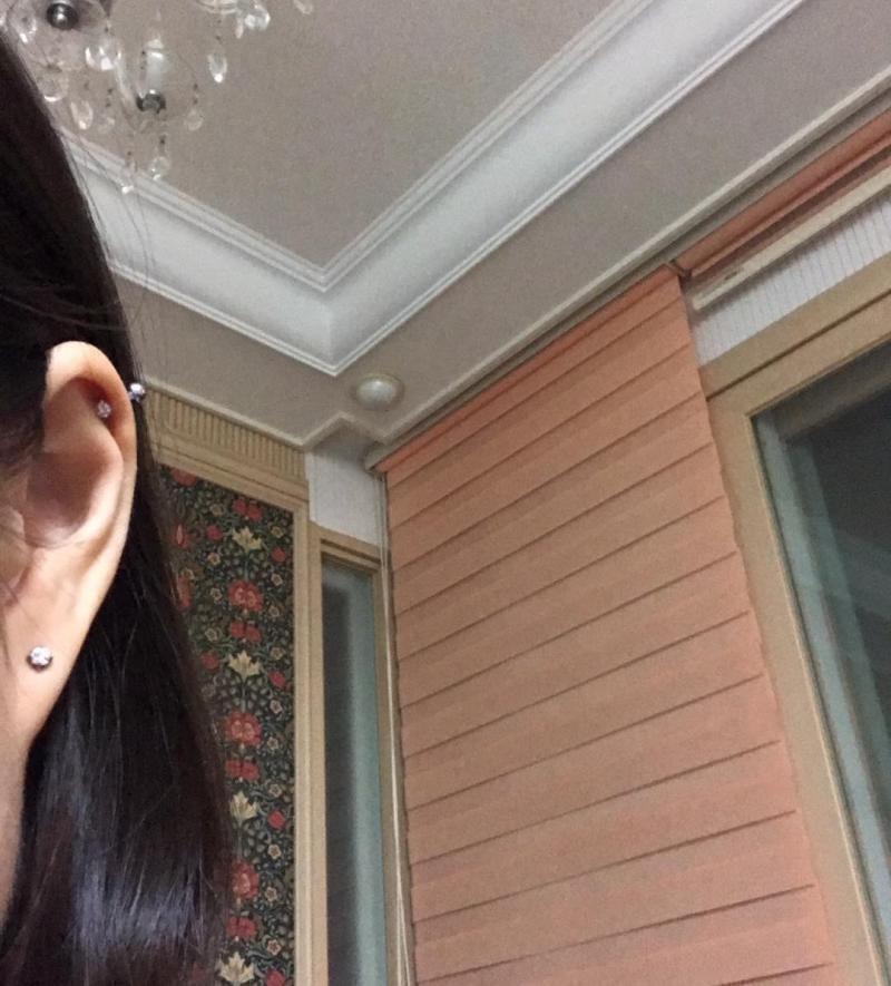 내 귀가 전체적으로 얇은편인데 뚫은지 일주일도 안됐는데 거의 아물었어!! 내가 뚫은데서 친구들도 뚫었었는데 그 친구들 다 곪았거든 ㅠㅠ 나도 곪