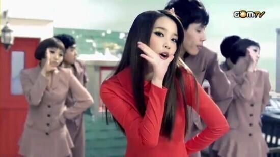 시대를 말하는데 히트곡이 빠질 수 없지! 2010 아이유 - 좋은날 https://youtu.be/jeqdYqsrsA0 미쓰에이 - bad gi