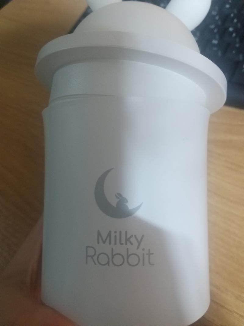 핫트랙스에서 산건데 이건가? 색깔만 다르고