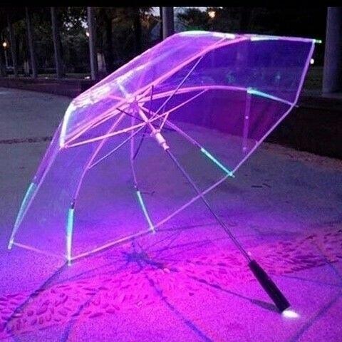 항상 강해 보였던 너는 그날따라 어린아이가 됐다. 왜인 지 너무나도 잘 알지만 아무것도 할 수 없었던, 아니 하지 않았던 나를 항상 원망하고 또
