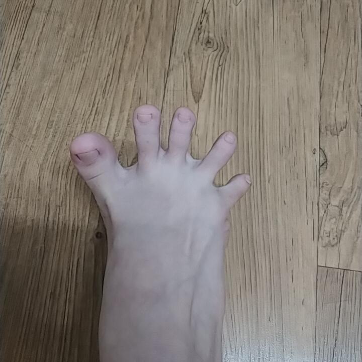 스레주 내 특기 어떻게 알았냐 나 발가락 벌리기 개잘함 (사진 쫌 징그러울 수 있음)