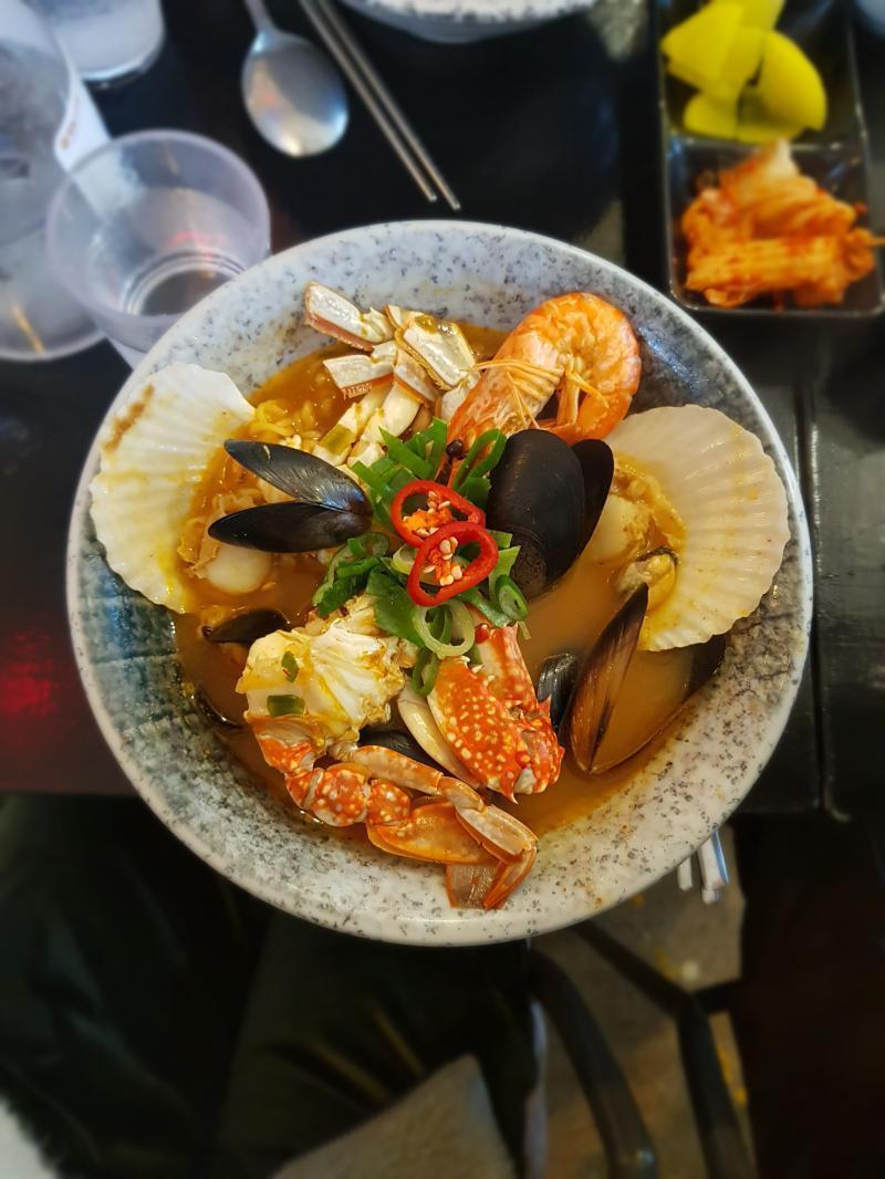 제일 잘 나온 건 제주도 여행 가서 먹은 해물라면!! 맛있었어