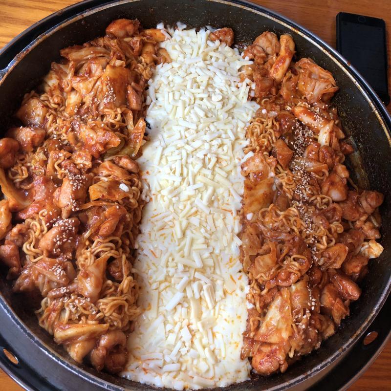 치ㅣ즈 닭갈비ㅣㅣ...ㅜㅜㅜㅜ 존맛이었어 하..