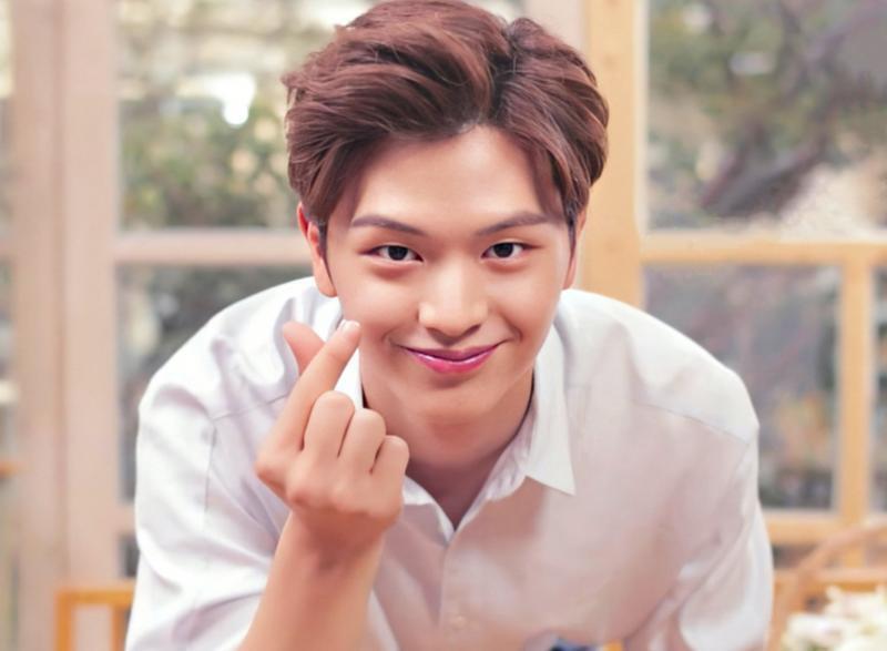 우리 막내 한번만 보고가💙 우리막내 형아들 군백기 대신해서 노래도 꾸준히 내주고 드라마 촬영도 하고 예능도 고정으로 찍고있오 그리고 광고모델도