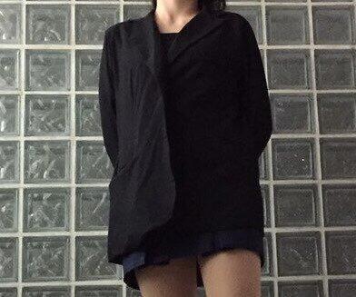 >>138 하복 젤좋아햇어 내가! 잘 안보이넴,,,, 저 위에 검은거는 마이 아니고 그냥 내가 블레이져 스타일로 입어보고싶어서 입은거,,