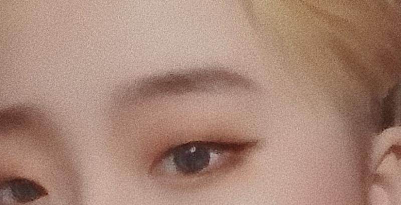 사진 다 화장 날라가있어