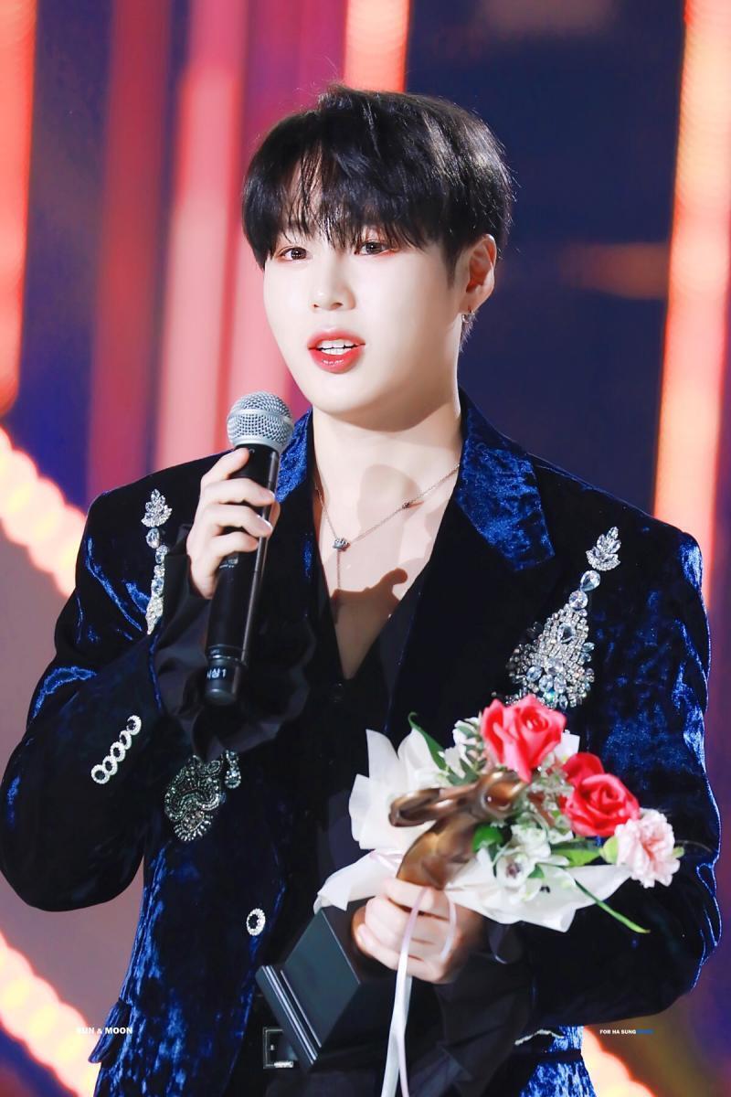 하... 제발 하성운 얼굴 좀 봐줘 미친거 아니니